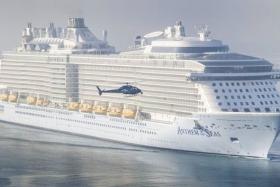 Trải nghiệm du thuyền Anthem of the Seas khổng lồ, lớn thứ 3 thế giới