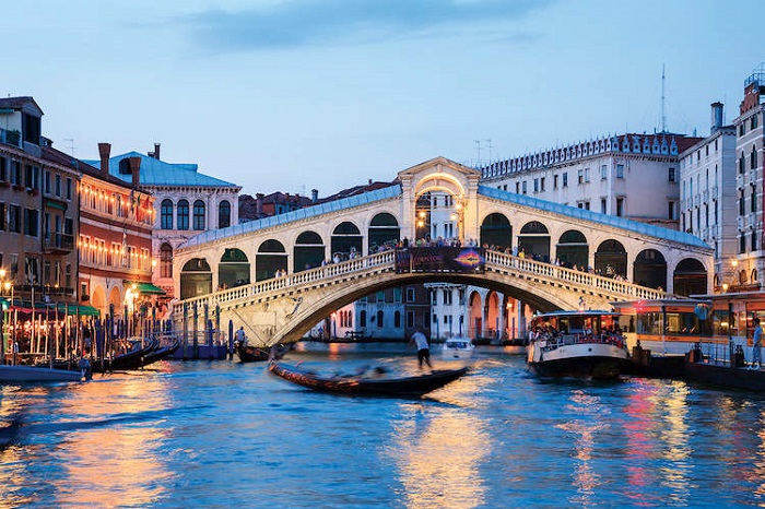 Cầu một nhịp Rialto Bridge
