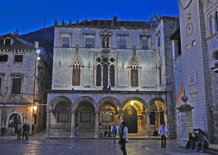 Cung điện Sponza