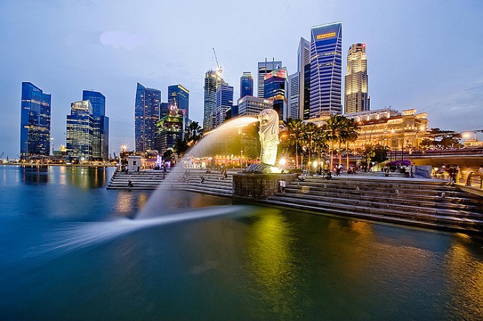 cong-vien-su-tu-bien-merlion-park-singapore