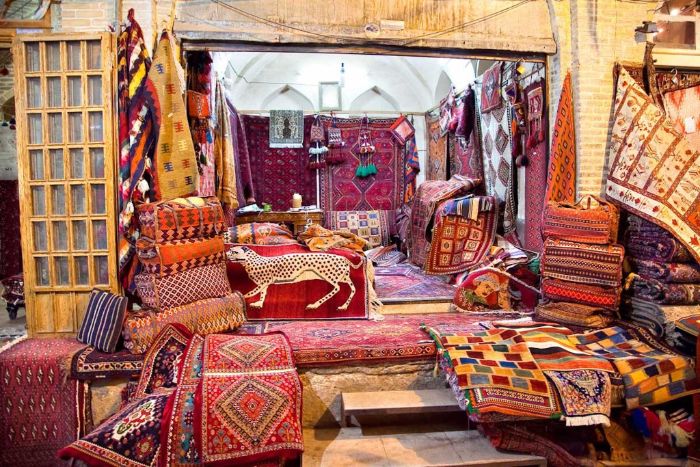 Thảm dệt tay là món quà lưu niệm Dubai thiết thực