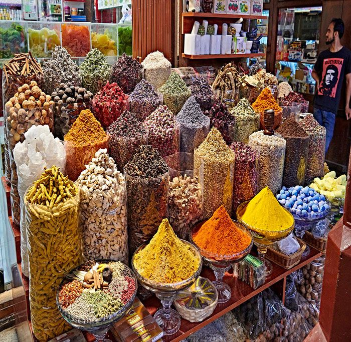 Chợ gia vị Dubai với nhiều điều thú vị