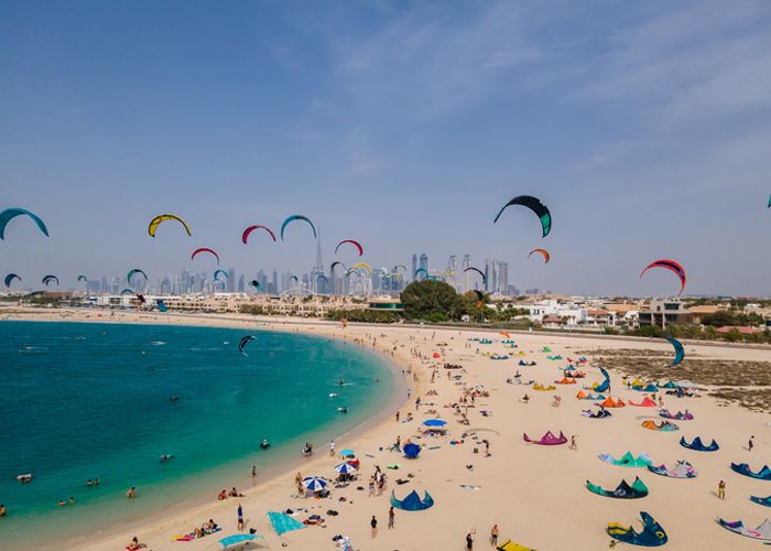 Bãi biển Dubai Bãi Kite là một trong những bãi biển nổi tiếng bậc nhất