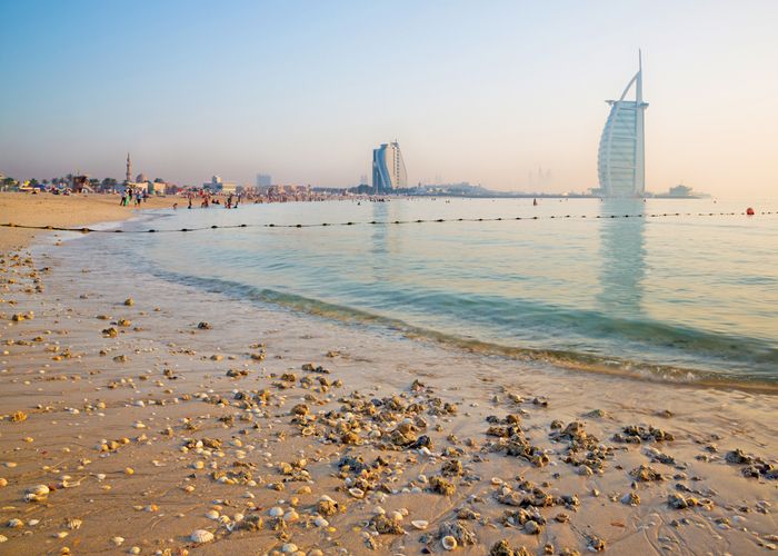 Du khách có thể trải nghiệm nhiều hoạt động thú vị trên bãi biển Kite này tại Dubai