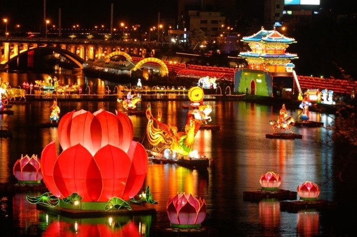 Kinh nghiệm du lịch Hàn Quốc tháng 9 - Thả đèn lồng xuống sông Nam Giang
