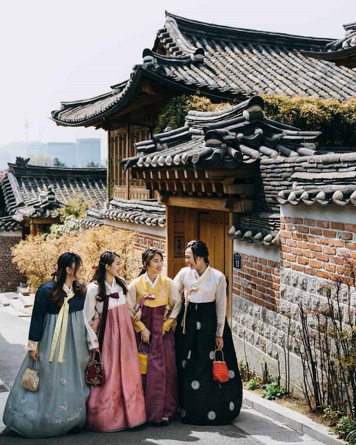Trang phục du lịch Hàn Quốc mùa hè - Nên chọn trang phục du lịch Hàn Quốc mùa hè như thế nào