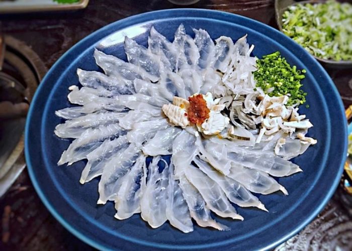 Du lịch Busan mùa Thu thưởng thức gỏi cá nóc
