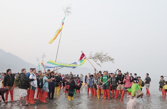 Du lịch hàn quốc mùa xuân - Lễ hội Jindo mang tín ngưỡng dân gian rất đặc biệt.