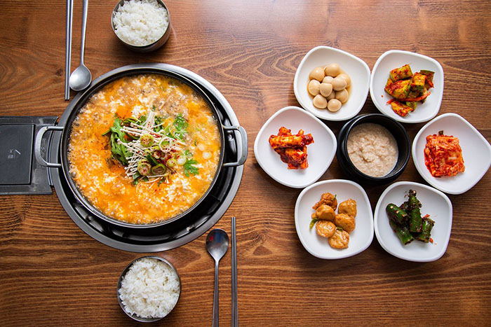 Phố ẩm thực Hàn Quốc - Canh đậu phụ là món ăn thường ngày của người Hàn Quốc
