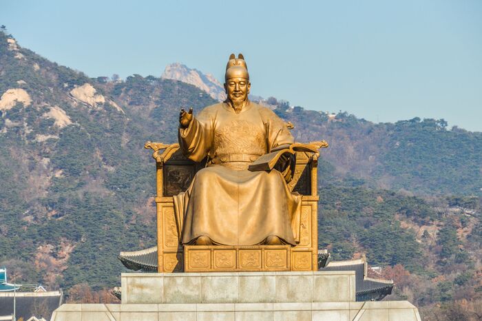 Quảng trường Gwanghwamun - Bức tượng vị vua vĩ đại nhất triều đại Jeseon – Vua Sejong