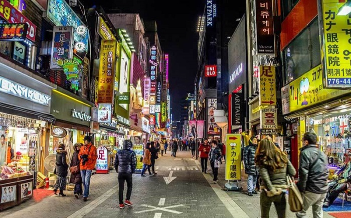 Khám phá chợ Myeongdong Hàn Quốc sầm uất nhất xứ sở kim chi