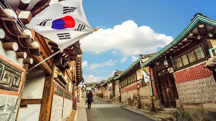 Trang phục du lịch Hàn Quốc mùa hè - Một góc phố nhỏ ở thủ đô Seoul