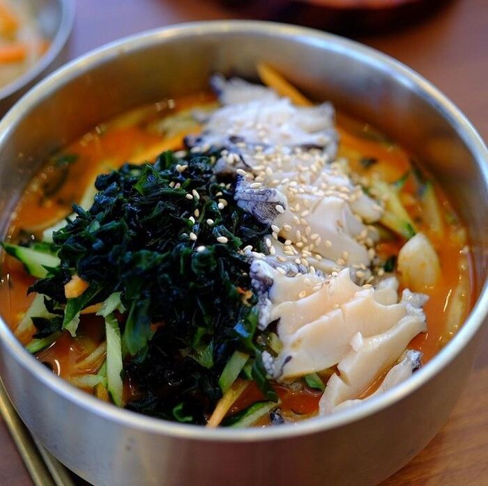 Ăn gì ở Jeju - Súp hải sản - Món ăn được người dân Jeju yêu thích.