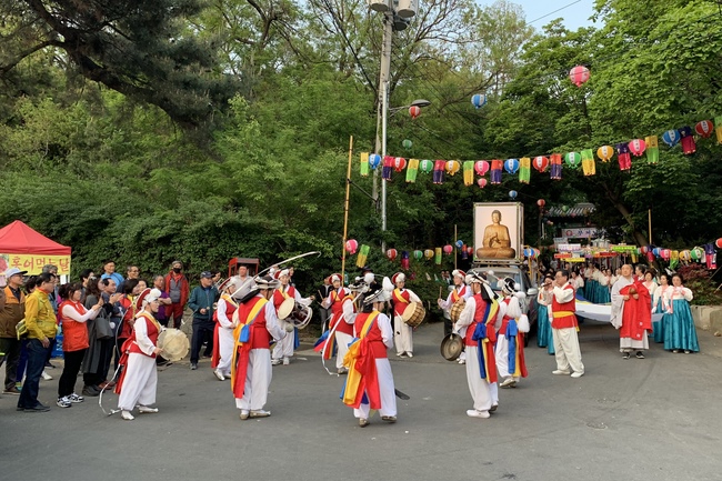 Lễ Phật Đản Hàn Quốc - Lễ hội tổ chức nhiều hoạt động văn hóa truyền thống