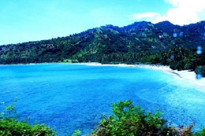 Đảo Lombok - Khung cảnh đảo Lombok với bãi biển xanh lơ