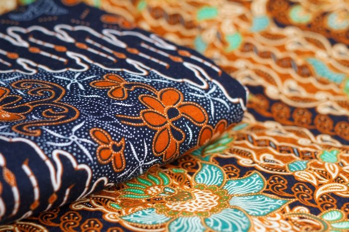 Đi Indonesia mua gì - Vải batik Indonesia