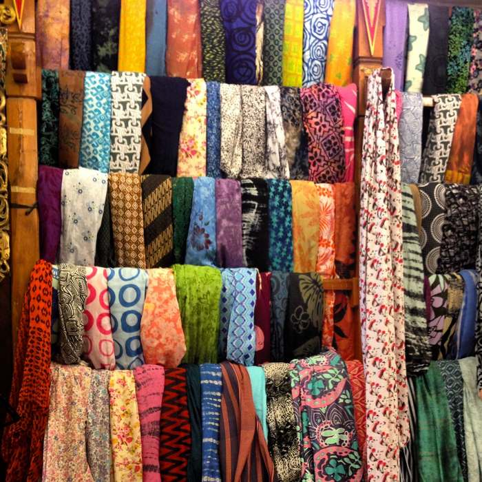 Mua gì ở Bali - Cửa hàng vải batik ở Bali