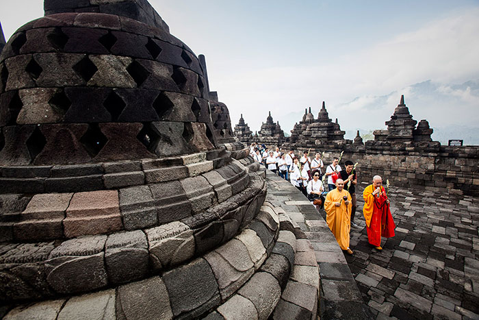 Tôn giáo ở Indonesia - Có khoảng 2 % dân số Indonesia thực hành đạo Phật