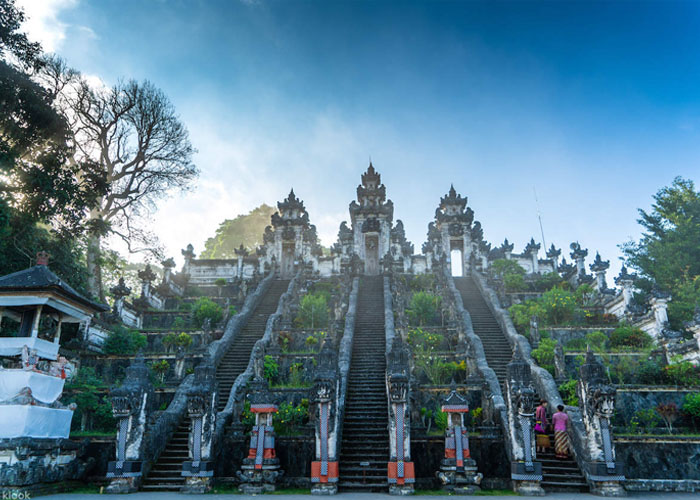 Đền Lempuyang - Ngôi đền này là một trong những ngôi đền Hindu cổ nhất Bali.