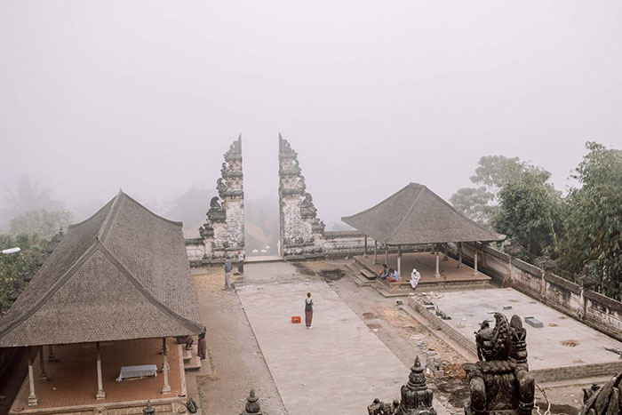 Đền Lempuyang - Khung cảnh buổi sớm tại đền