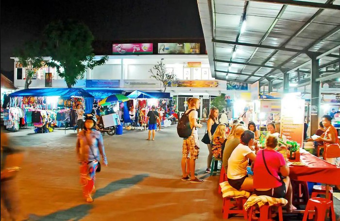 Chợ đêm Sanur - Sự  nhộn nhịp tấp nập của khu chợ. 