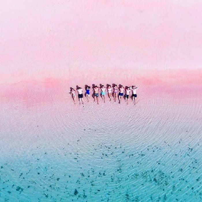 Bãi biển Bali - Hoàng hôn chuyển màu bãi biển thành màu hồng