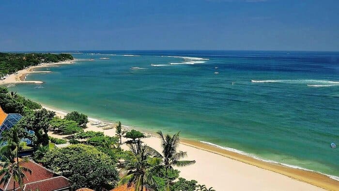 Bãi biển Kuta - Một trong những bãi biển đẹp nhất đảo Bali.