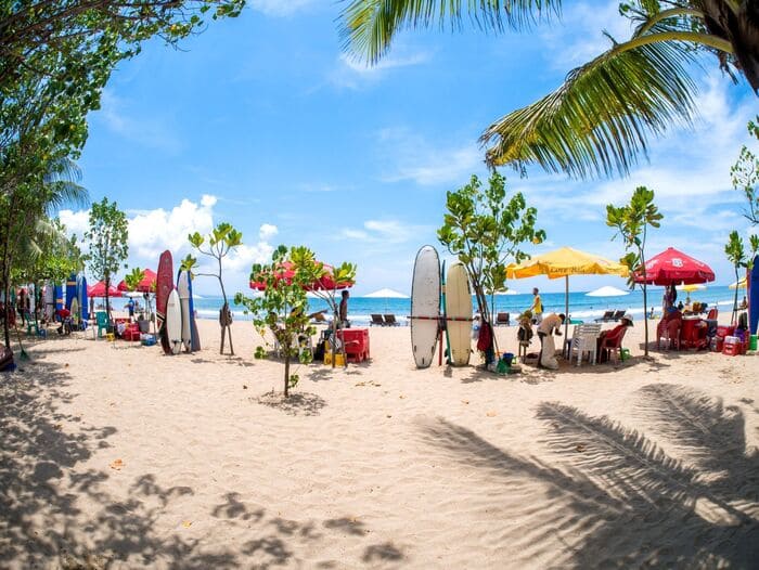 Bãi biển Kuta - Lưới ván là trò chơi giải trí dưới nước nổi tiếng nhất tại Kuta