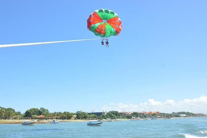 Bãi biển Kuta - Lưới ván là trò chơi giải trí dưới nước nổi tiếng nhất tại Kuta