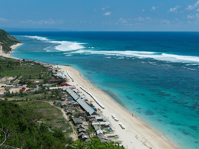 Bali có gì đẹp - Sóng biển dập dìu phù hợp với cho các môn thể thao biển