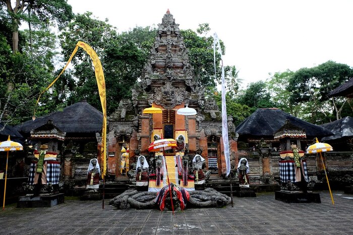 Đền Pura Dalem Agung - Đền Pura Dalem Agung trong một nghi lễ tôn giáo của người dân địa phương