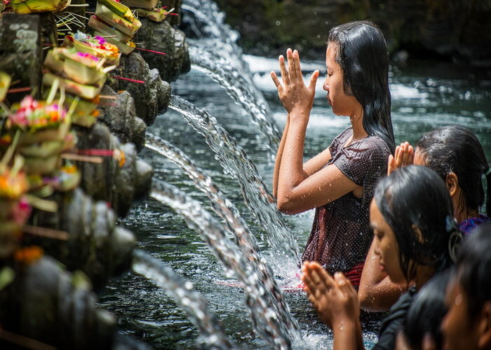 Đền suối thiêng Tampak Siring - Đền Tampak Siring đóng vai trò quan trọng trong đời sống tín ngưỡng của người dân Bali.