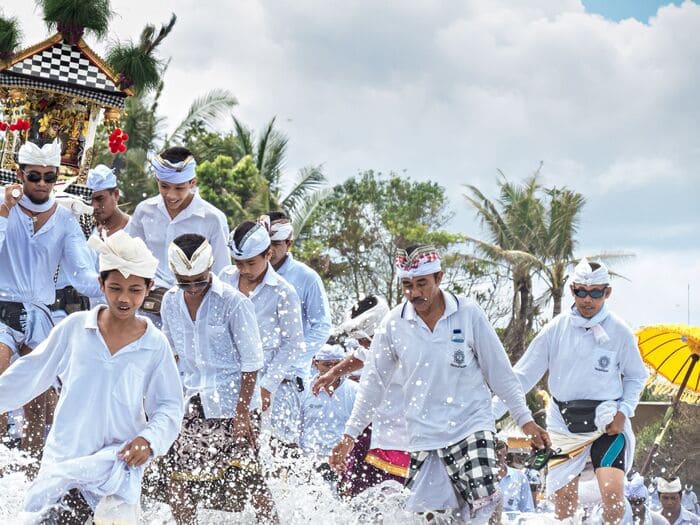 Đi Bali mùa nào đẹp - Galungan - Lễ hội lớn nhất tại Indonesia.