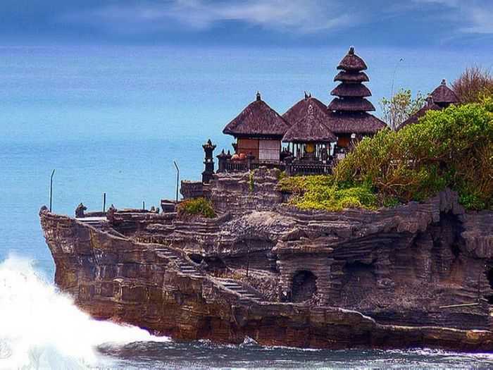 Du lịch Bali tháng 12 - Đền Tanah Lot điểm đến tâm linh khi ghé Bali du lịch