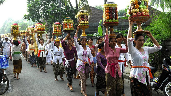 Lễ hội Galungan - Galungan là lễ hội truyền thống của người theo đạo Hindu ở Bali. 