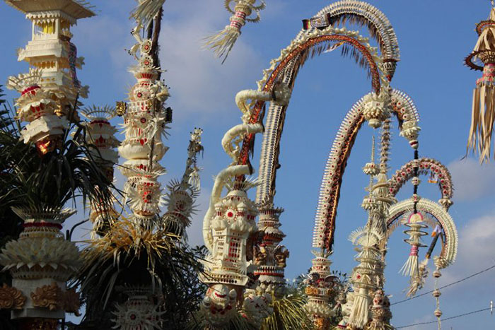 Lễ hội Galungan -Tre được trang trí rực rỡ sắc màu