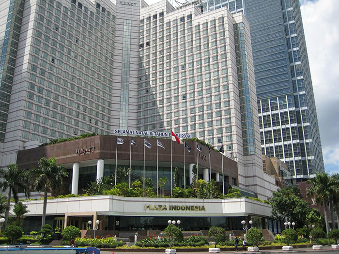 Mua sắm ở Jakarta - Trung tâm thương mại nằm ngay dưới khách sạn Grand Hyatt.