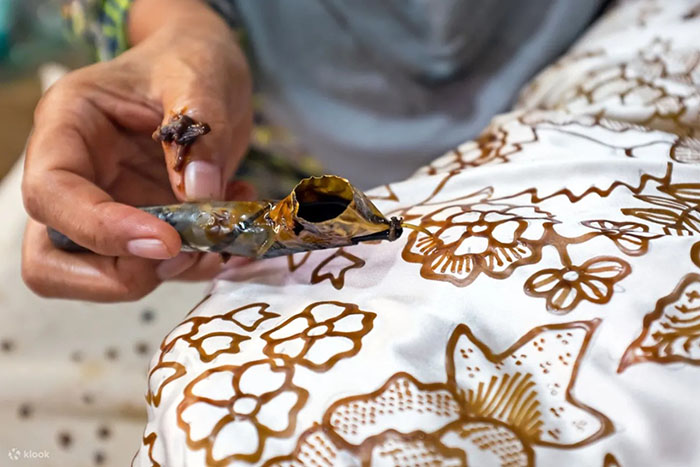 Mua sắm ở Jakarta - Kỹ thuật in Batik trên vải truyền thống