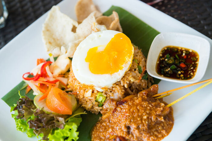 Ăn gì ở Indonesia - Ăn gì ở Indonesia để no bụng là món cơm chiên
