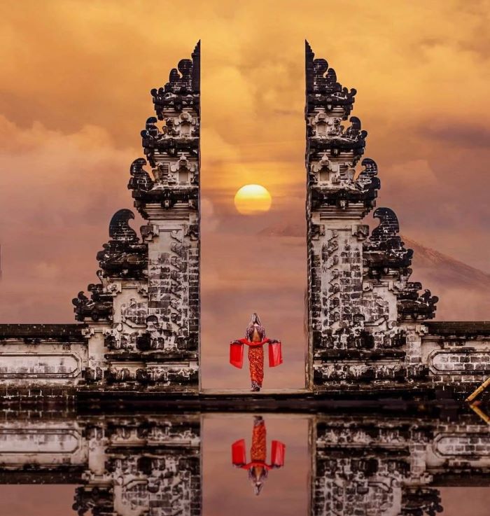 Cổng trời Bali nhuộm hoàng hôn lung linh. Nguồn: Sudip Jadhav