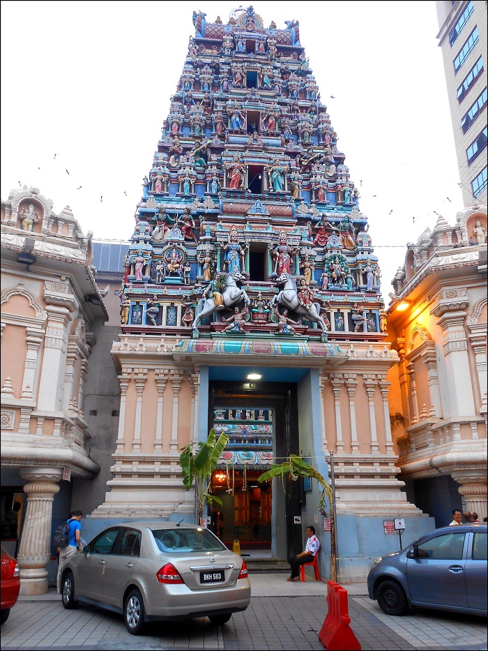 Kuala Lumpur có gì chơi - Đây là một trong những ngôi đền Hindu giáo cổ nhất ở Kuala Lumpur