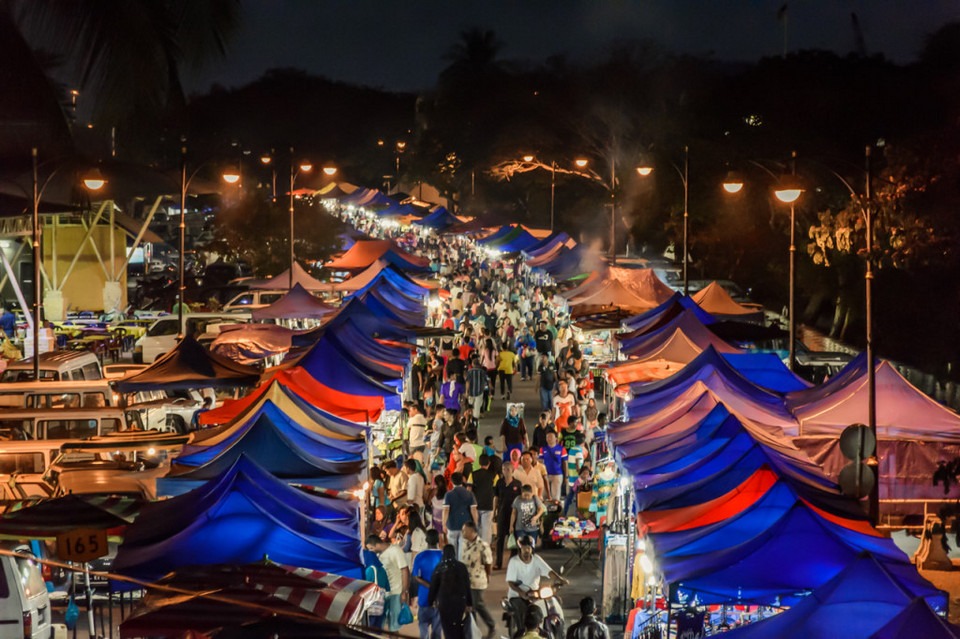 Chợ đêm Langkawi rực rỡ ánh đèn