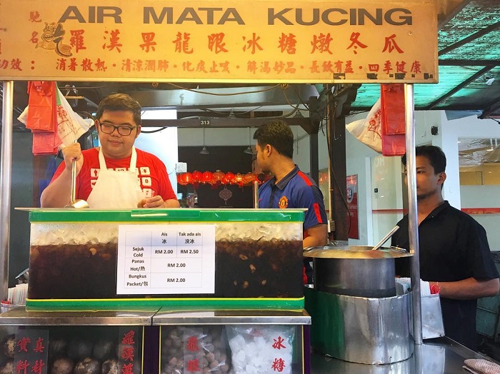 Ăn gì ở Chinatown Kuala Lumpur - Dễ dàng tìm mua ở đường phố.