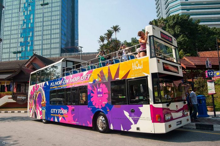 Cách di chuyển ở Kuala Lumpur - Xe bus.