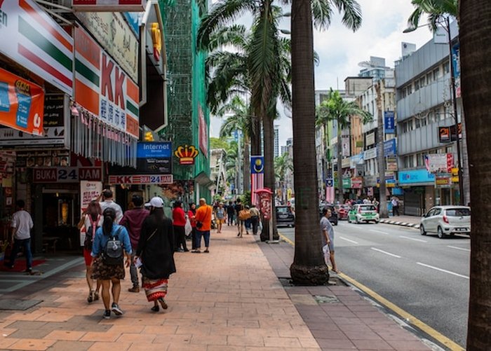 Đi Kuala Lumpur nên ở khu nào - Đường phố Bukit Bintang.
