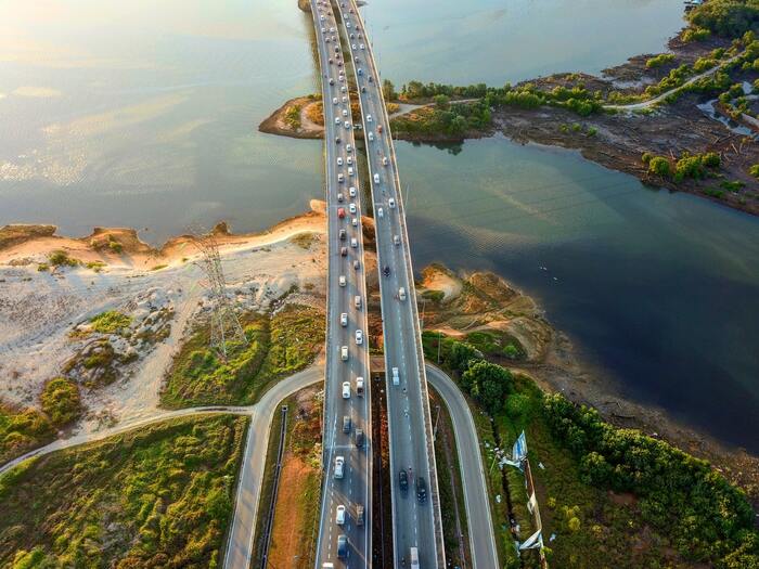 Malaysia nổi tiếng về cái gì - Khung cảnh nhìn từ trên cao của một khu vực đường cao tốc tại thành phố Johor Bahru