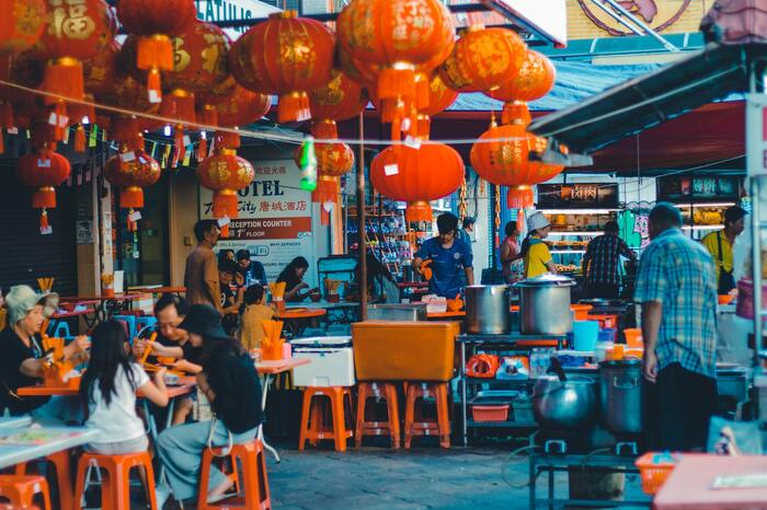 Malaysia nổi tiếng về cái gì - Malaysia cũng có nhiều hàng quán bên đường giống Việt Nam