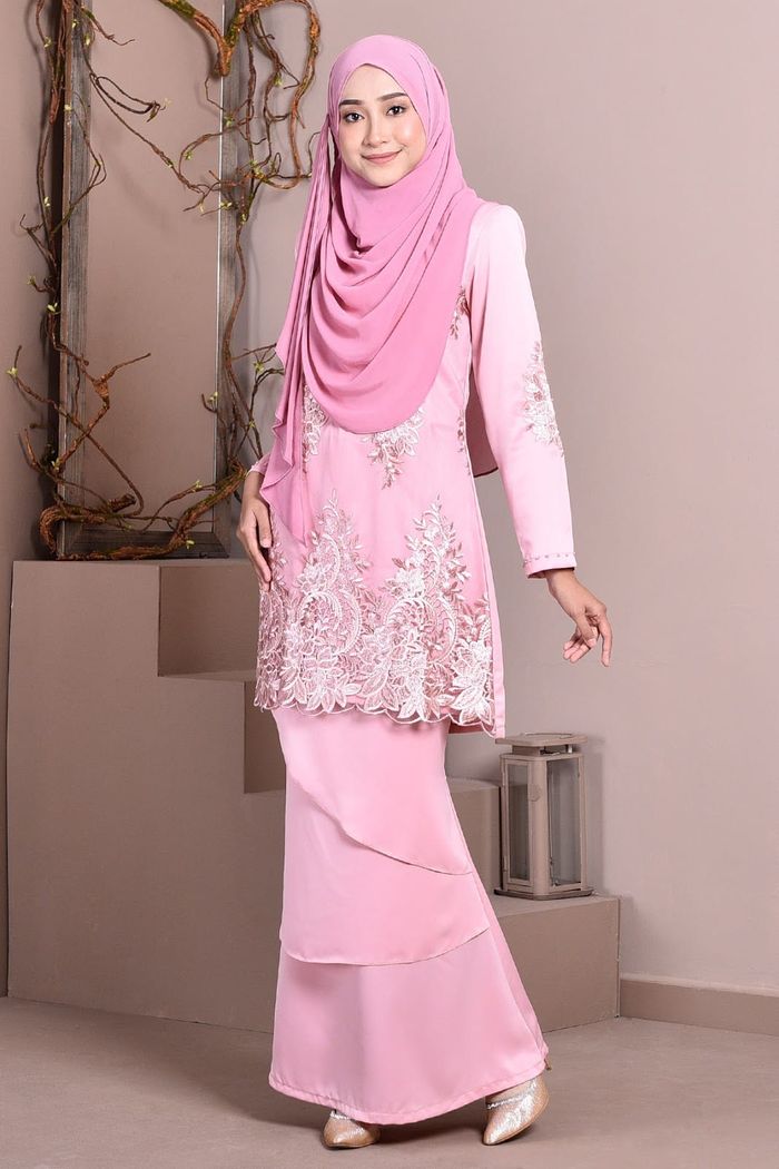 Baju Kurung là trang phục truyền thống dành cho nữ giới Malaysia. 