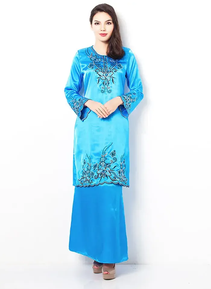 Trang phục truyền thống Malaysia - Baju Kurung đã được cải tiến, cách tân. 