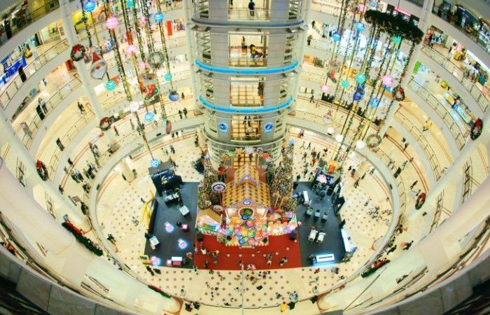 tháp đôi Petronas có gì -Trung tâm thương mại Suria là thiên đường của tín đồ mua sắm. 